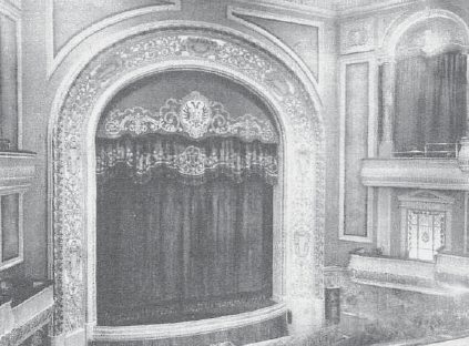 Palcos y embocadura del cine Rialto