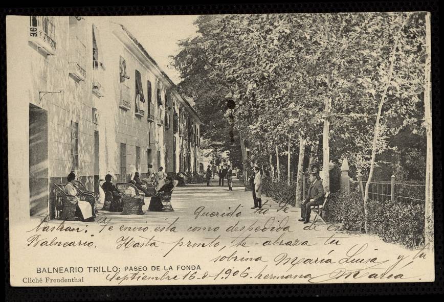 Balneario Trillo: paseo de la fonda
