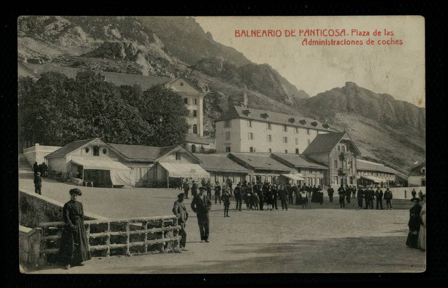 Balneario de Panticosa. Plaza de las Administraciones de coches