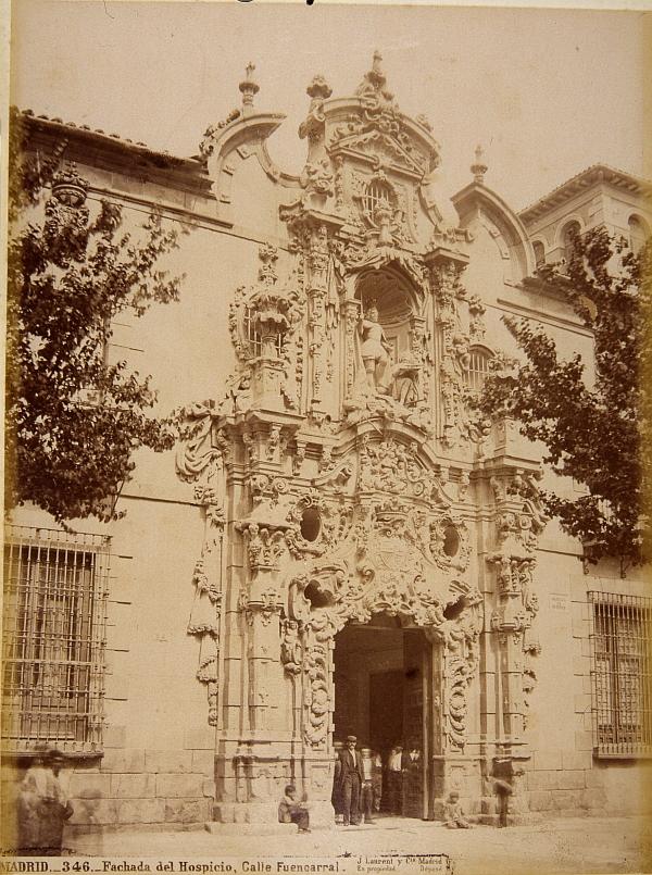 Fachada del Hospicio en la calle de Fuencarral