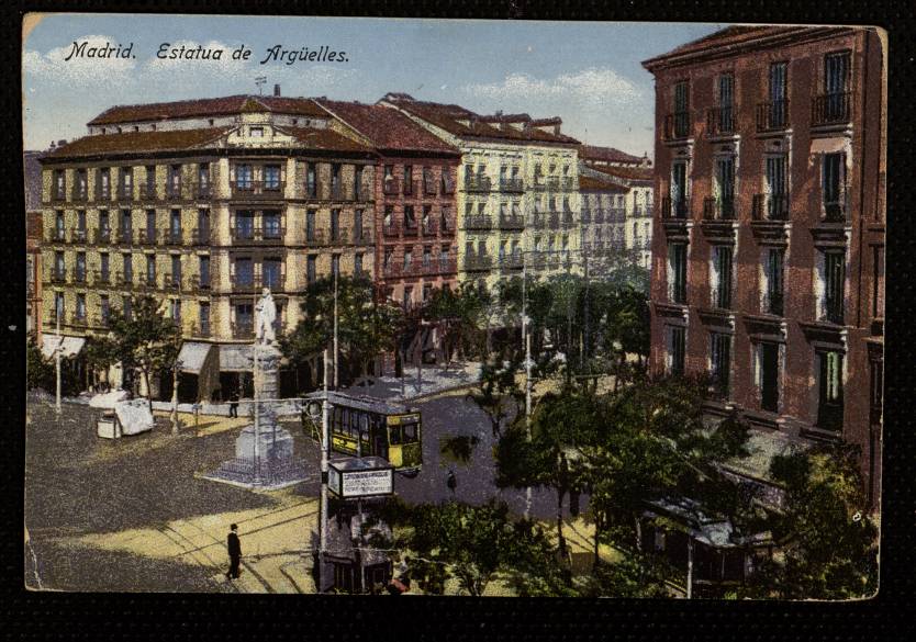 Estatua de Argelles en la calle de la Princesa
