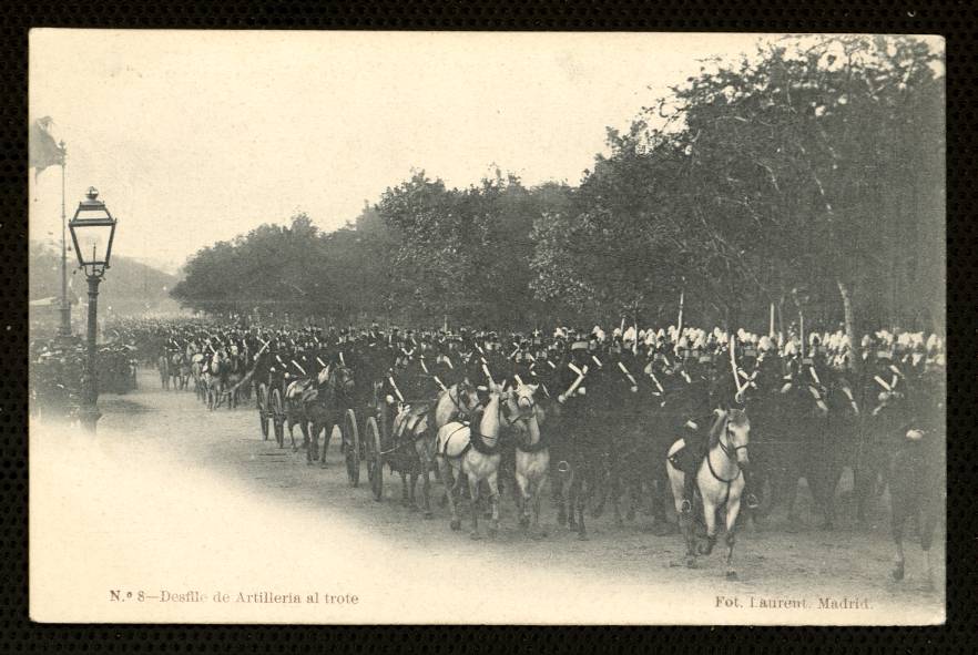 Desfile de Artillera al trote