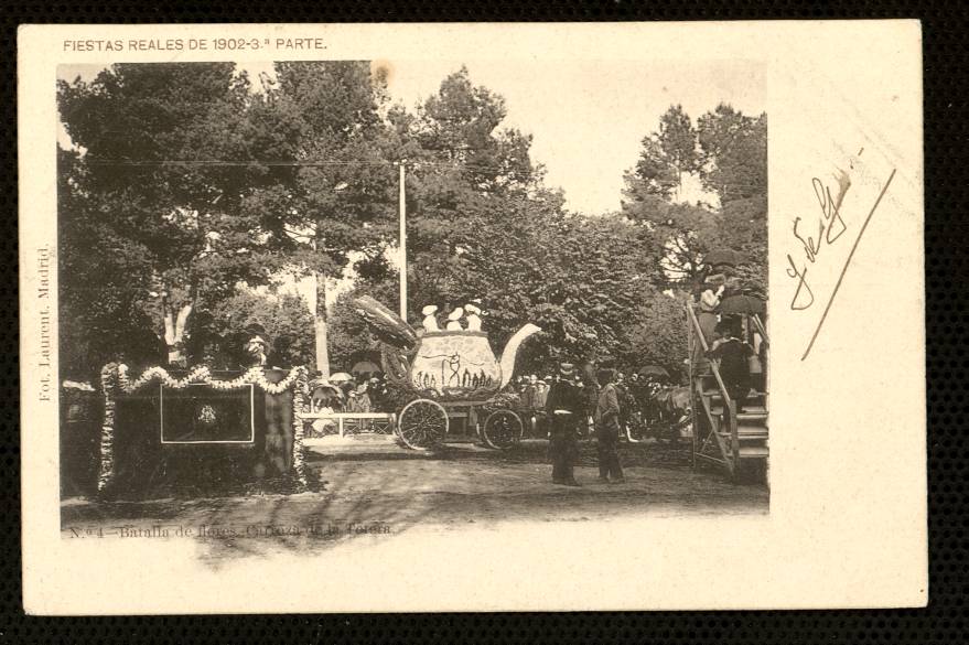 Batalla de Flores. Carroza de la Tetera