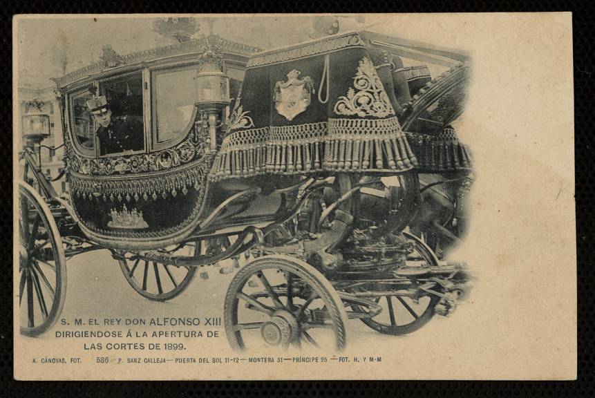 S. M. el rey Don Alfonso XIII dirigiéndose a la apertura de las Cortes de 1899