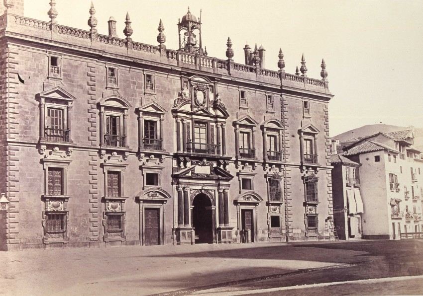 Fachada principal del Palacio de la Chancillera (Granada)