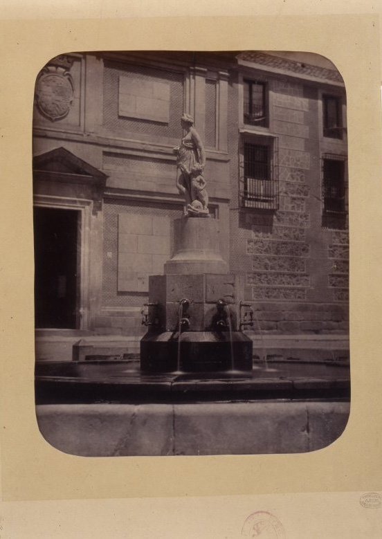 Fuente vecinal en la Plaza de las Descalzas