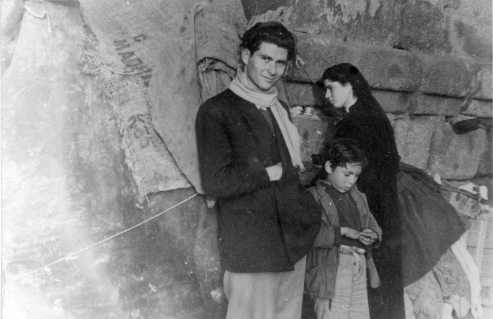 Familia viviendo en el Puente de Toledo