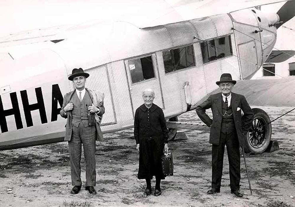 Primeros viajeros de Iberia en Cuatro Vientos