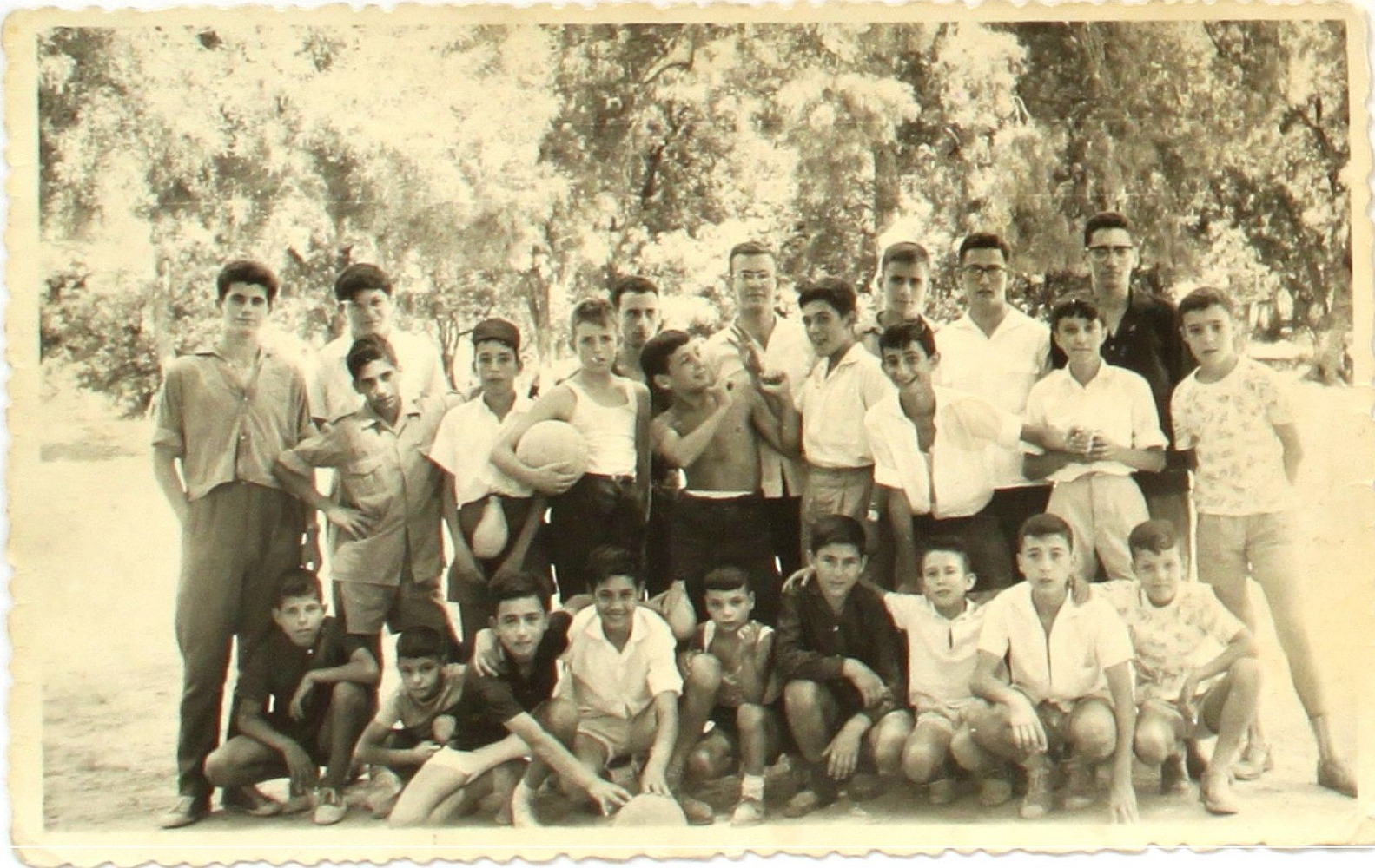 Grupo de jvenes en la Casa de Campo