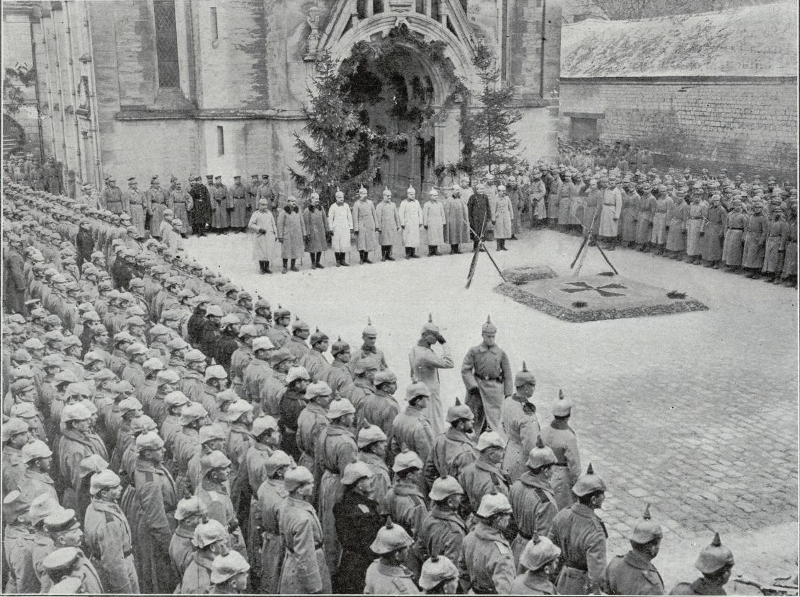 Revista de las tropas alemanas en la plaza de Soissons