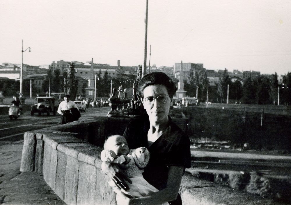 La familia Arroyo en el Puente de Toledo