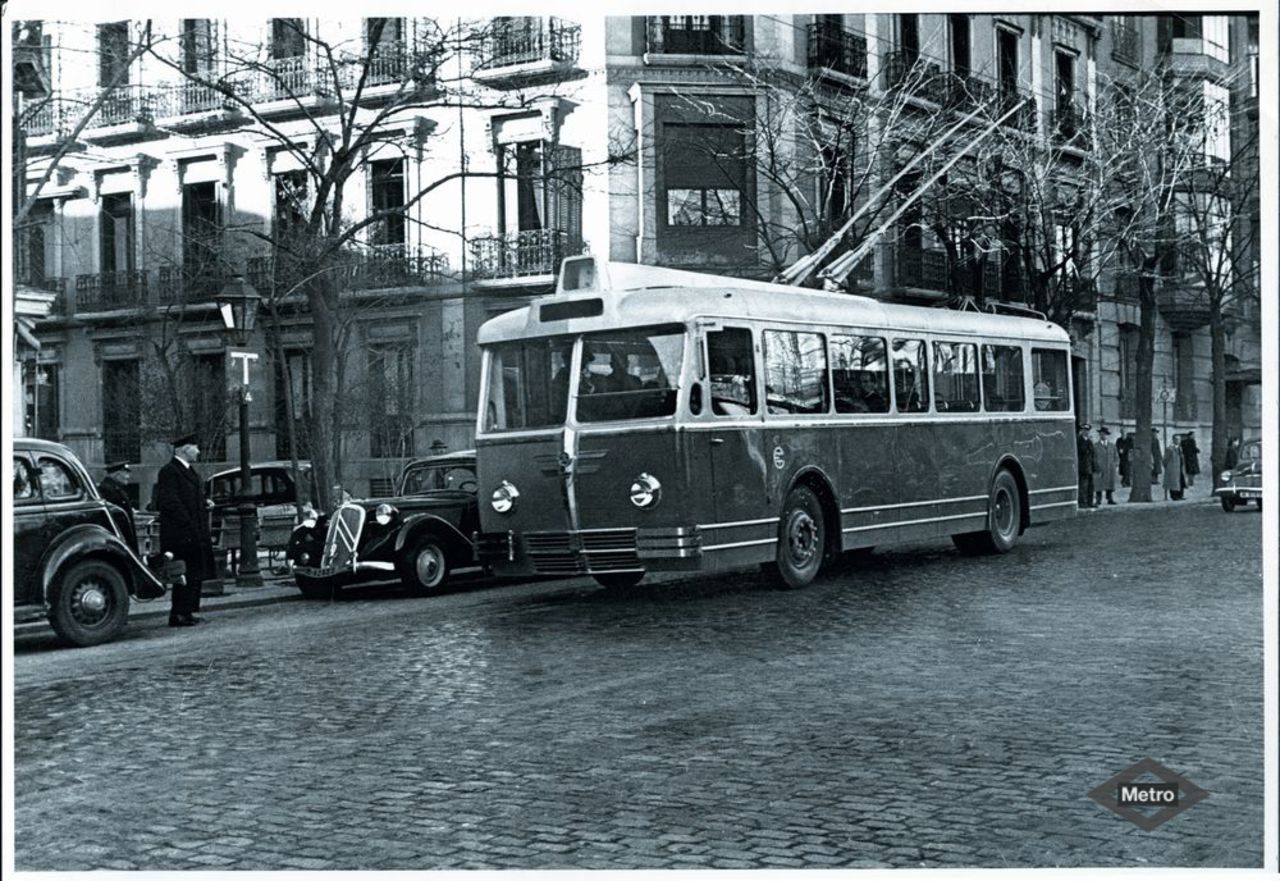 Trolebs circulando por las calles de Madrid