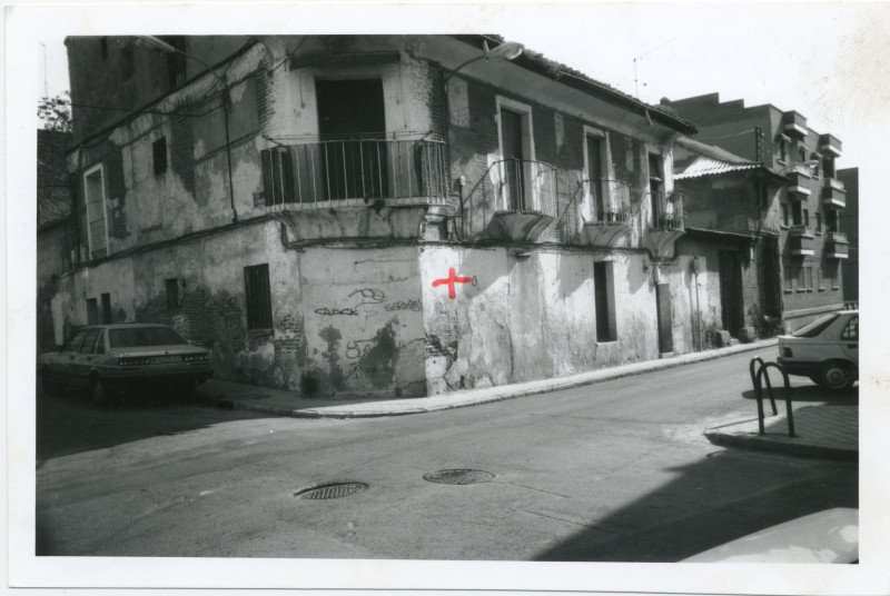 Casa antigua en calle Manuel Pava esquina con calle Puerto de Idiazabal