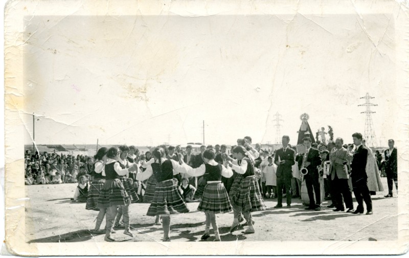Baile en la procesin de la Virgen de los Dolores del Pozo del To Raimundo
