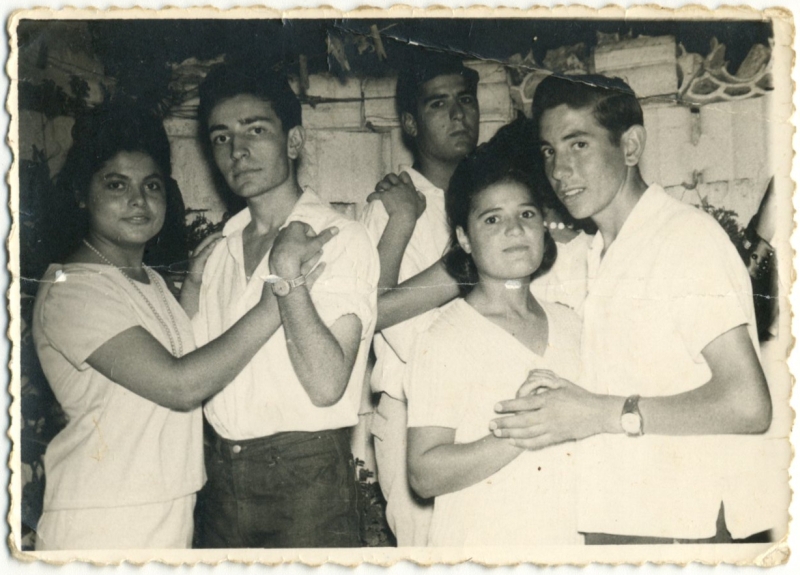 Parejas bailando en un guateque