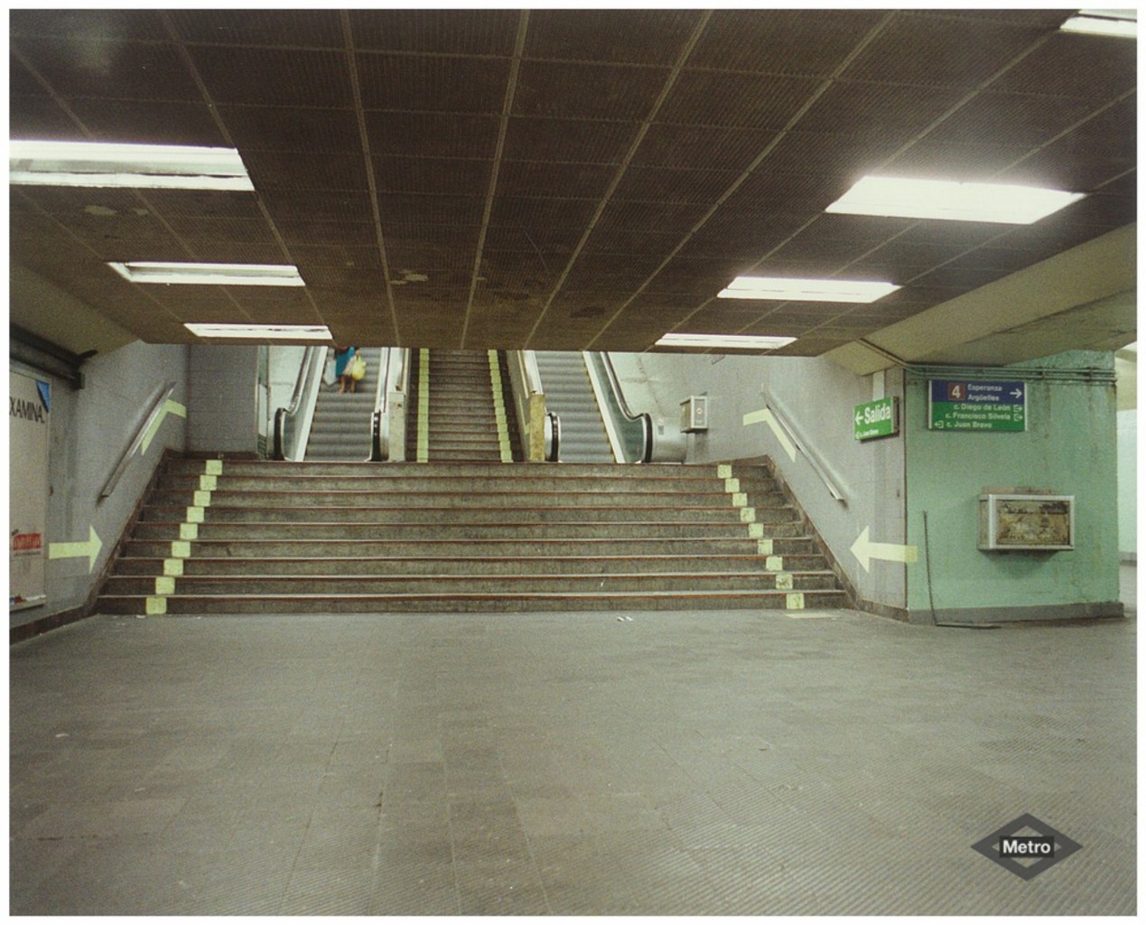 Escalera mecnica de la estacin de Diego de Len