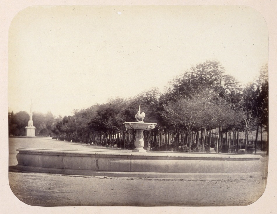 Fuente del Cisne en el Paseo de la Castellana