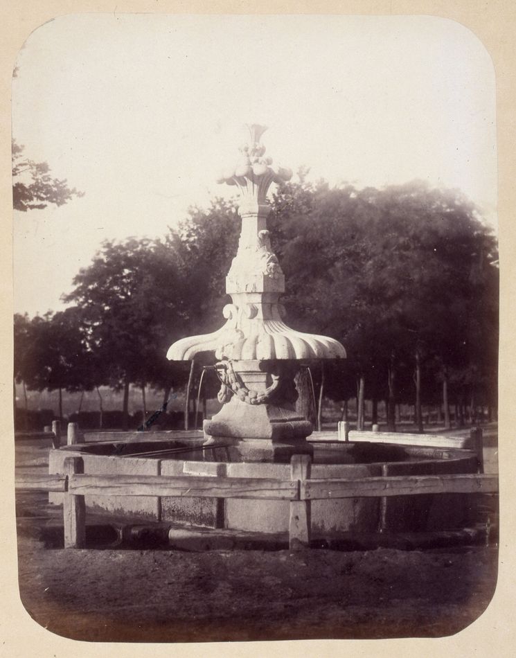Fuente vecinal en el Paseo de las Delicias