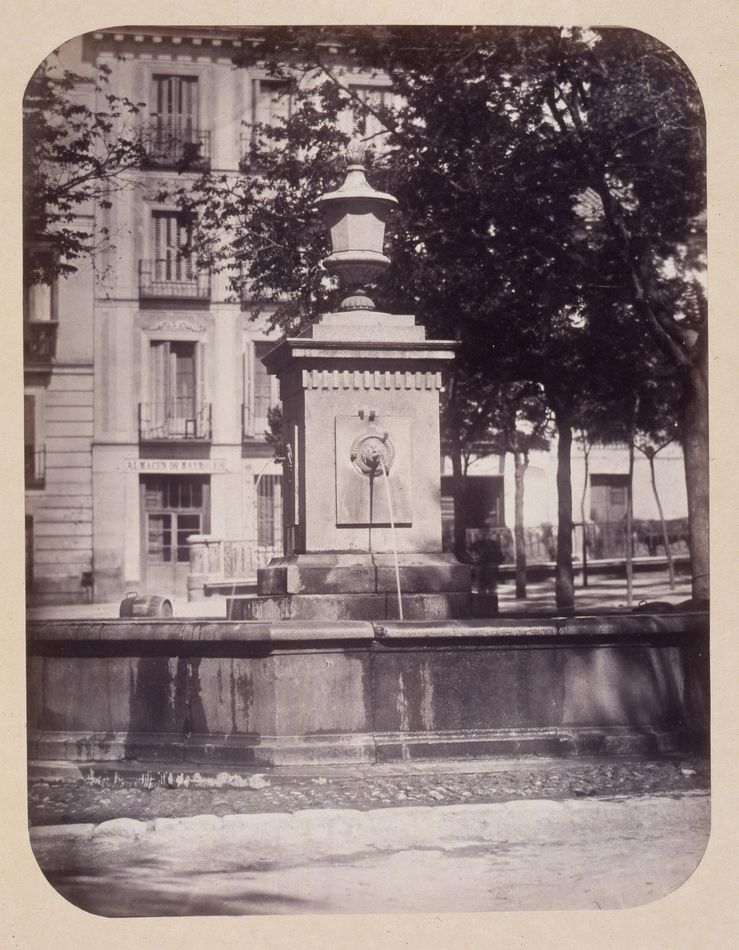 Fuente vecinal en la Plazuela de Bilbao