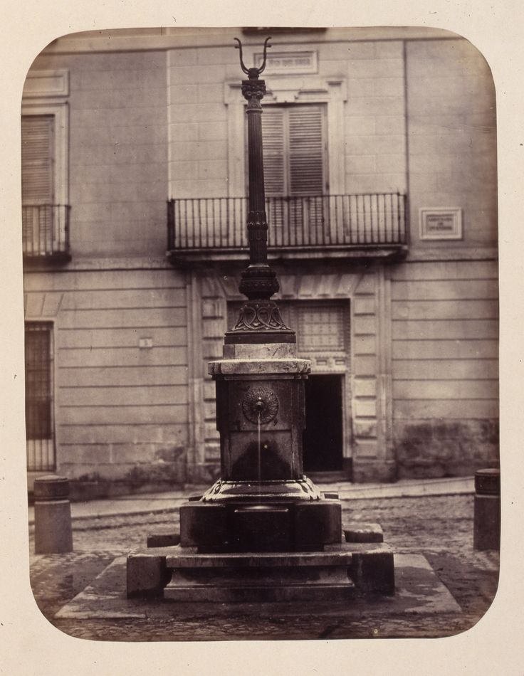 Fuente vecinal en la Plazuela de Puerta Cerrada