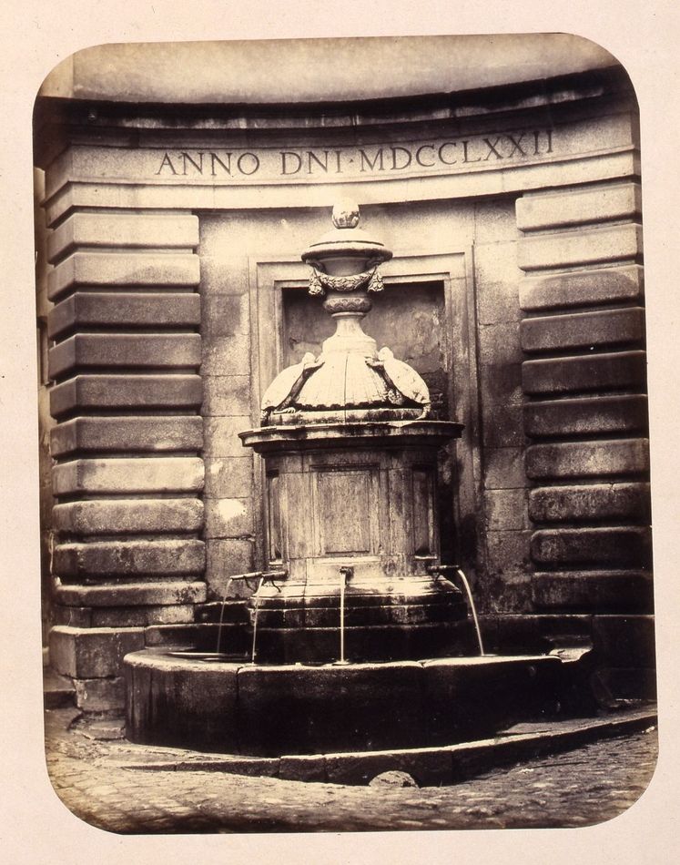 Fuente vecinal en la Plaza de Herradores