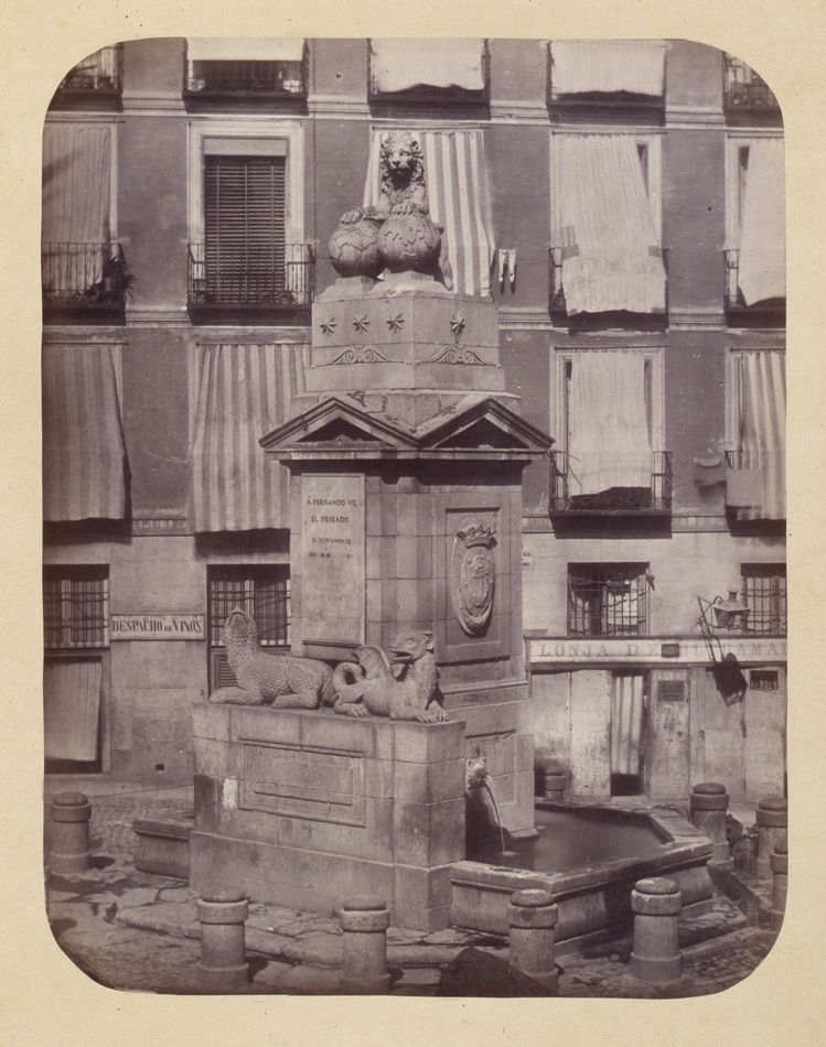 Fuente vecinal en la Calle de Toledo