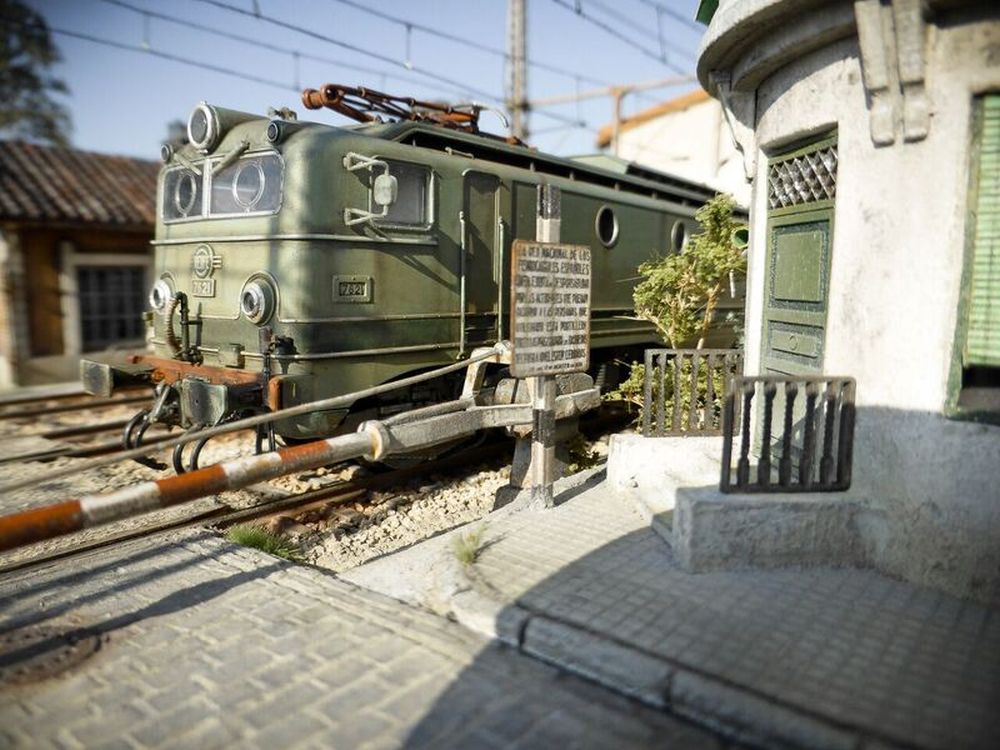 Diorama del paso a nivel de la Estacin de las Peuelas
