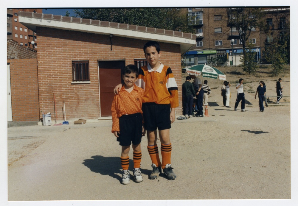 Ral y Vctor Marn despus de un partido de ftbol