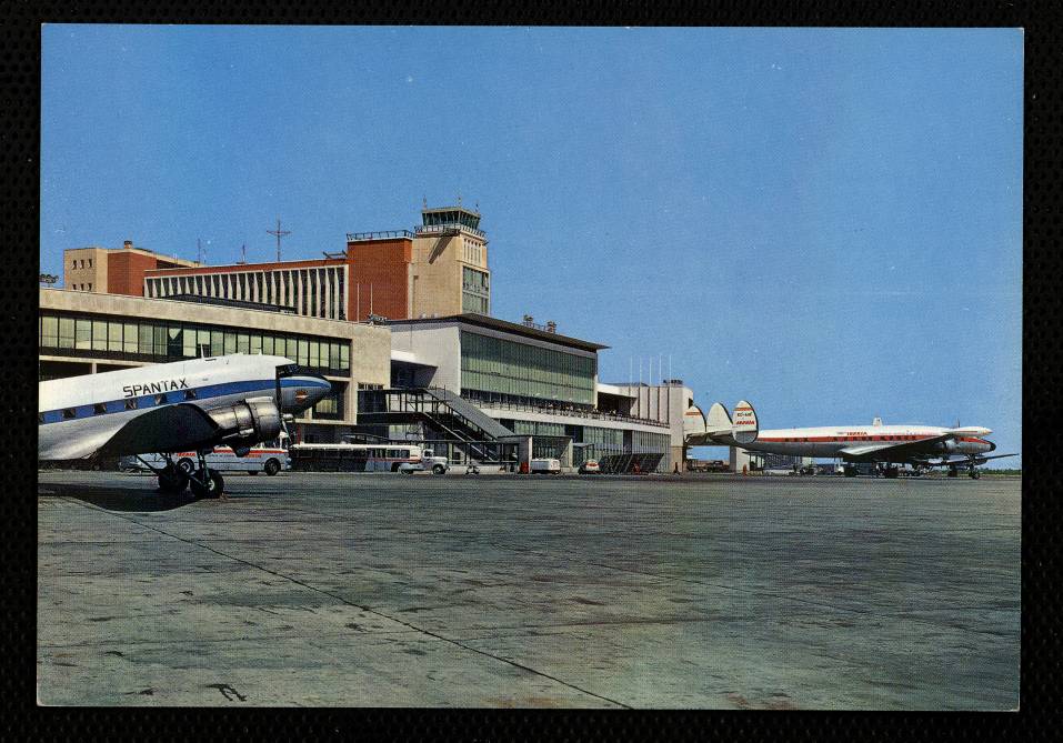 Aeropuerto transocenico de Barajas: Pistas de aterrizaje y Torre de control