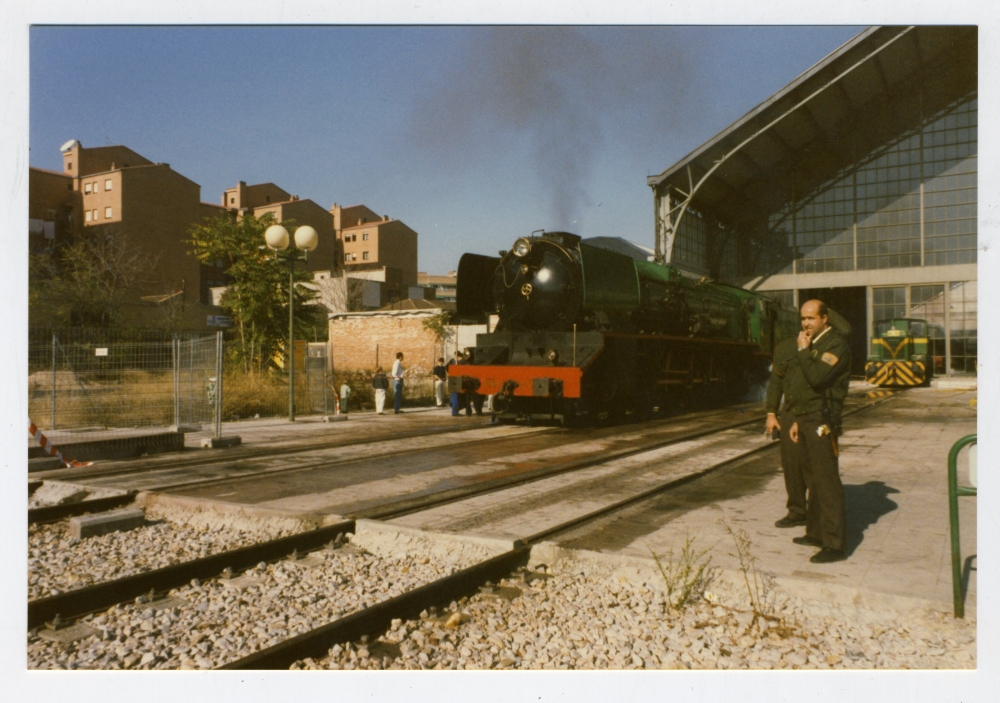 Locomotora antigua en el Museo del Ferrocarril