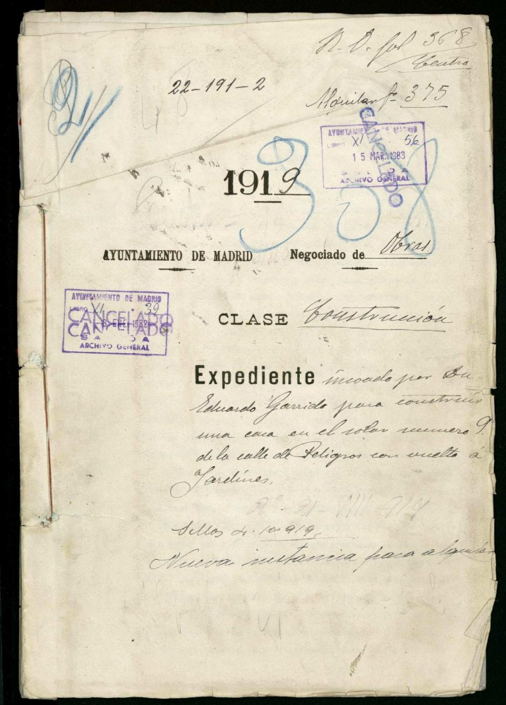 Expediente incoado por Don Eduardo Garrido para construir una casa en el solar nmero 9 de la calle de Peligros con vuelta a Jardines.