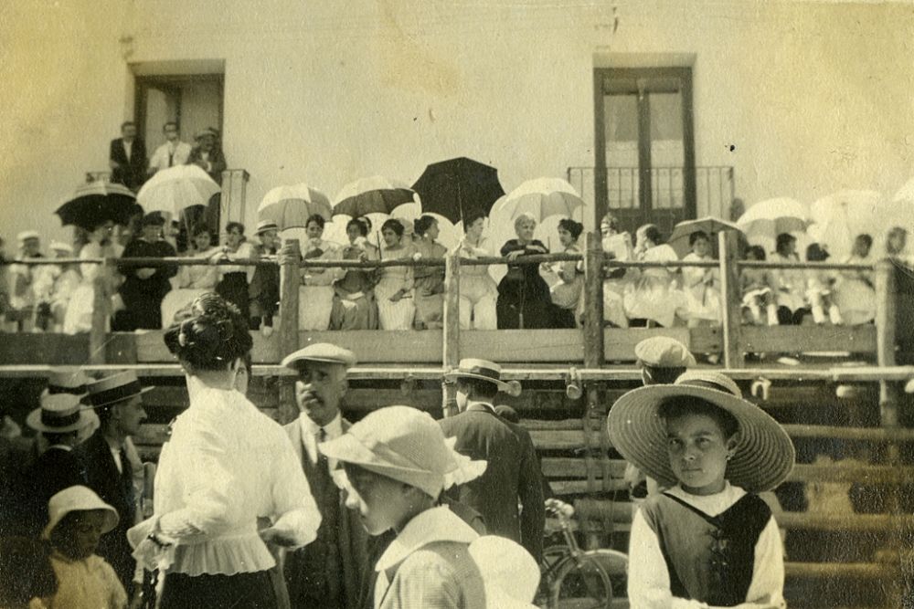 Pblico en los toros en las fiestas de septiembre