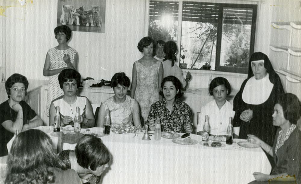 Reunin de antiguas alumnas del colegio Mara Reina