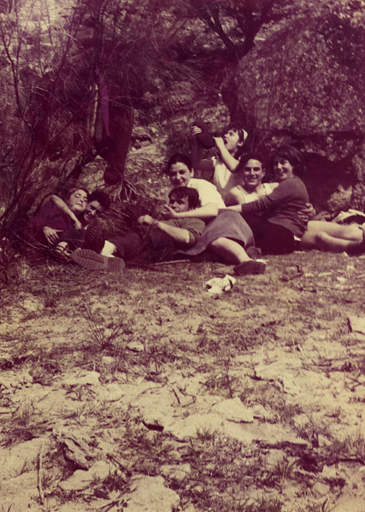 La pandilla de Isabel y Romn en el campo