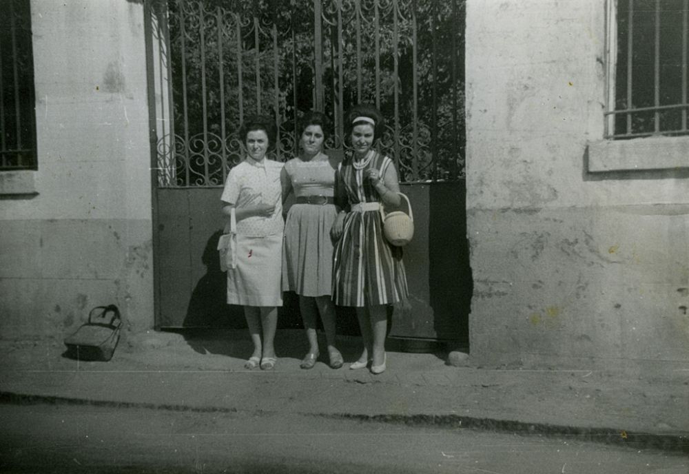 Teodora con sus amigas