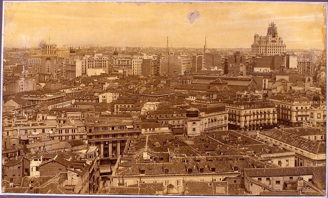 Vista panormica de Madrid desde la torre de la iglesia de Santa Cruz