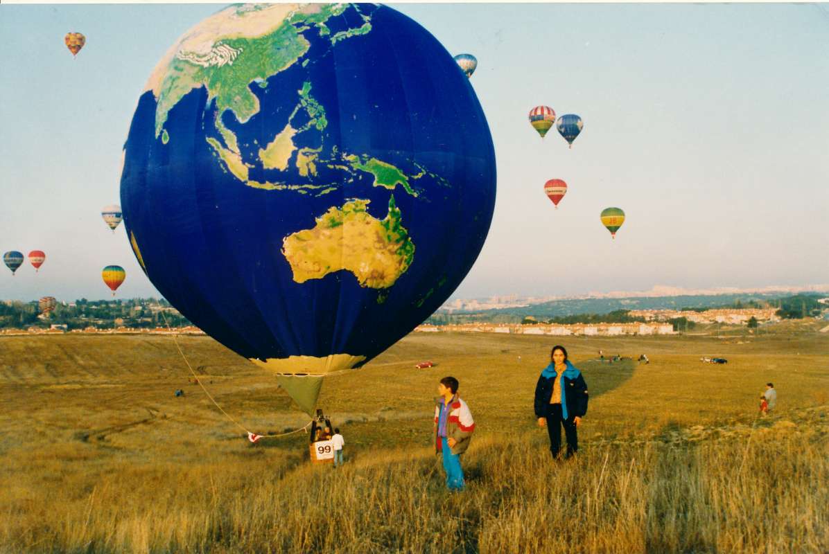 El mundo toca tierra