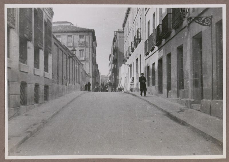 Calle de Monserrat asfaltada