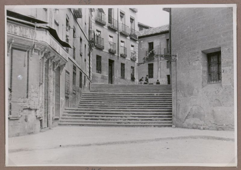 Calle del Nuncio asfaltada