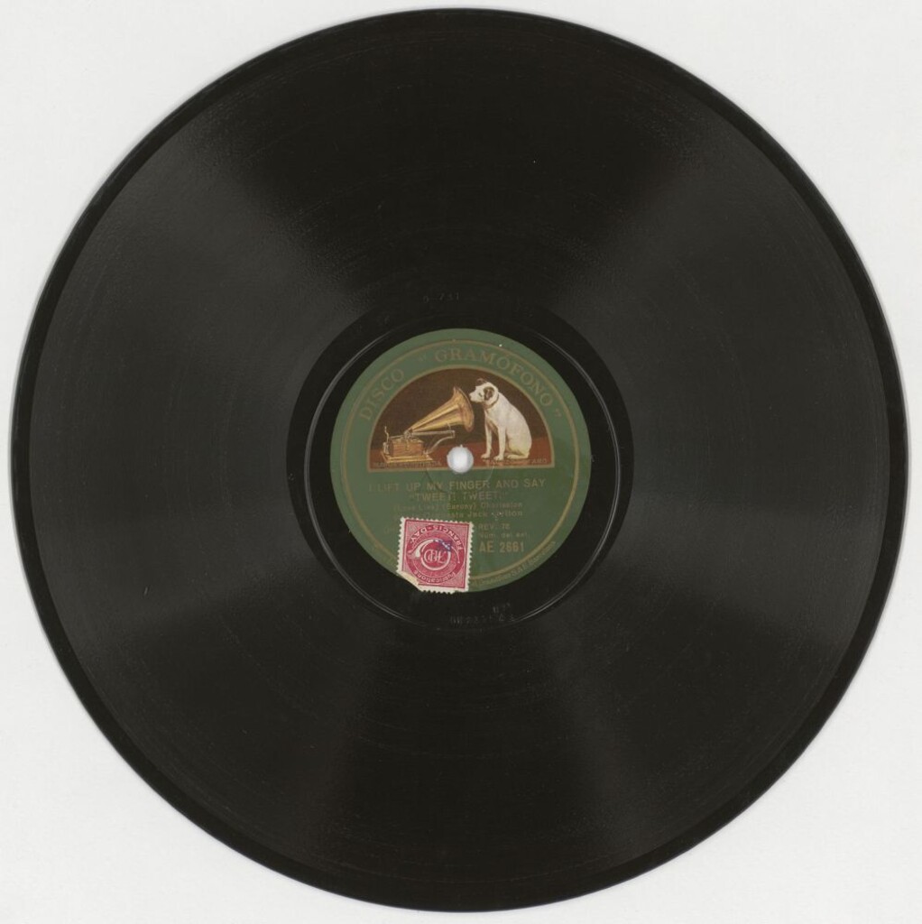 Miniatura de I lift up my finger and say tweet! tweet! : Charleston (sonido mejorado)