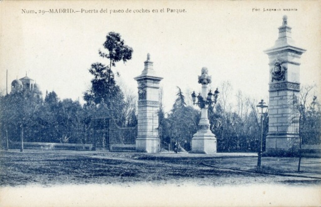 Miniatura de Puerta del paseo de Coches en el Parque