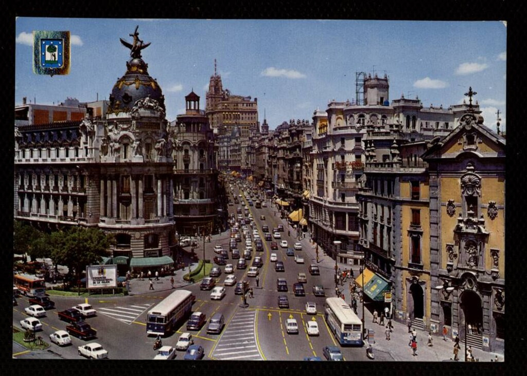 Miniatura de El Fénix y Avenida José Antonio