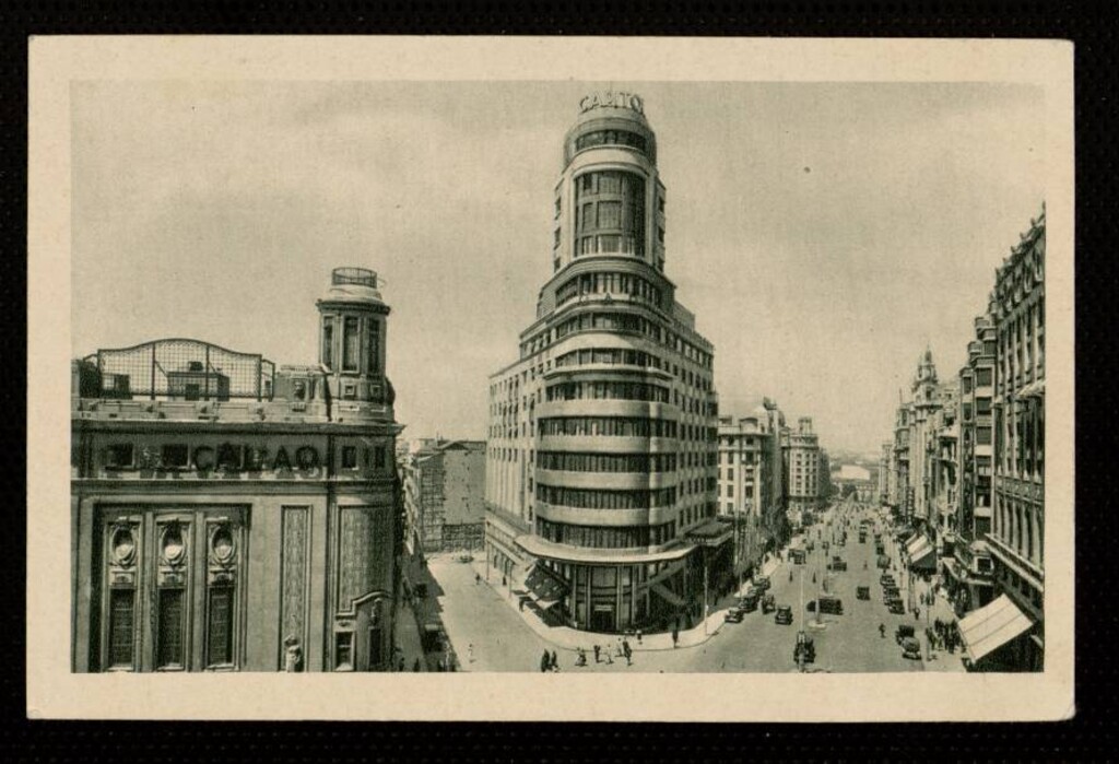 Miniatura de Avenida de Eduardo Dato y edificio Carrión