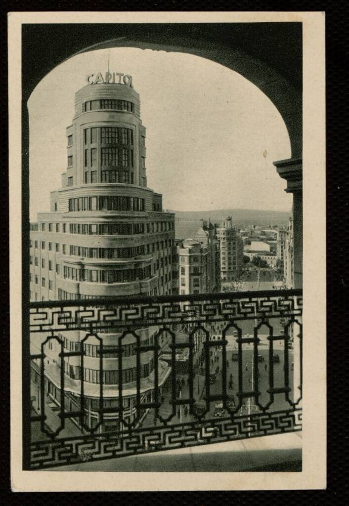 Miniatura de Avenida de Eduardo Dato y edificio Carrión