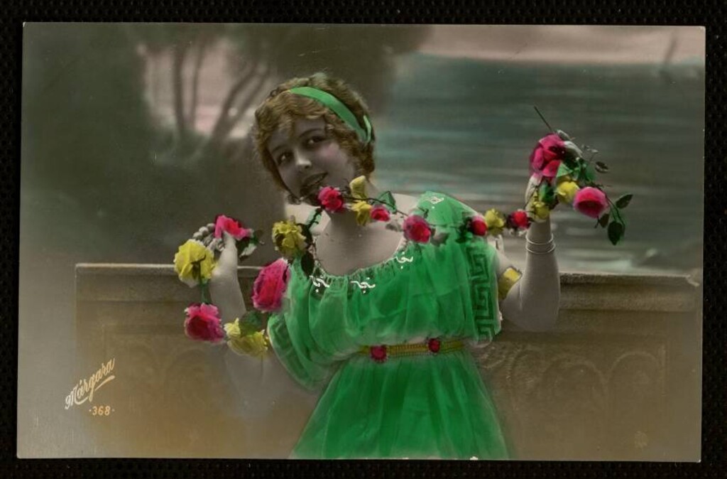 Miniatura de Figura femenina con guirnalda