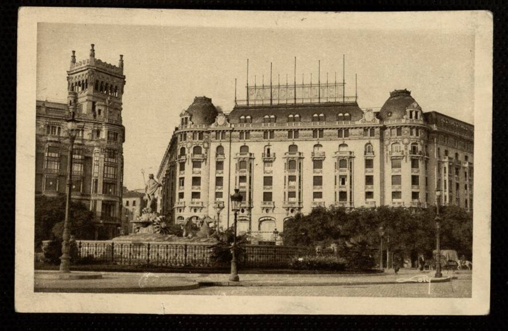 Miniatura de Fuente de Neptuno y Palace Hotel