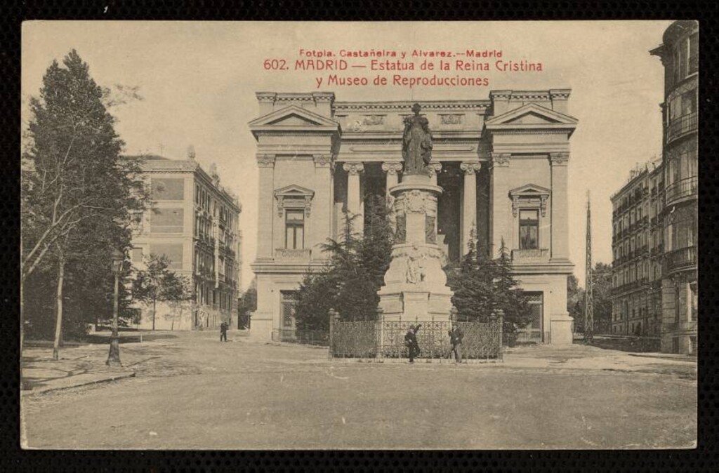 Miniatura de Estatua de la Reina Cristina y Museo de Reproduciones