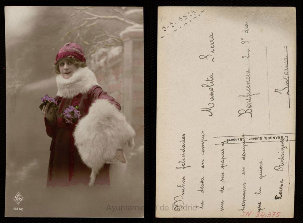 Miniatura de Señora con manguito de piel y violetas