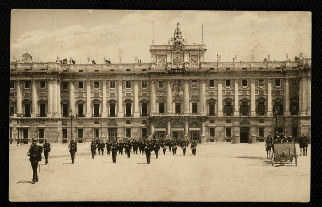 Miniatura de Palacio Real. La Parada. Relevo de la guardia