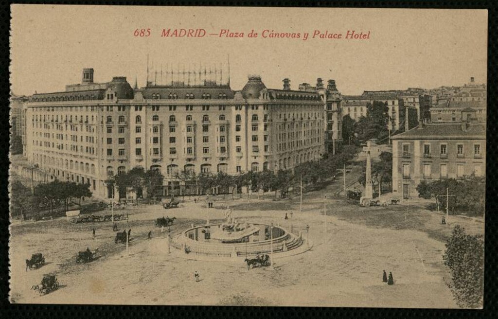 Miniatura de Plaza de Cánovas y Palace Hotel